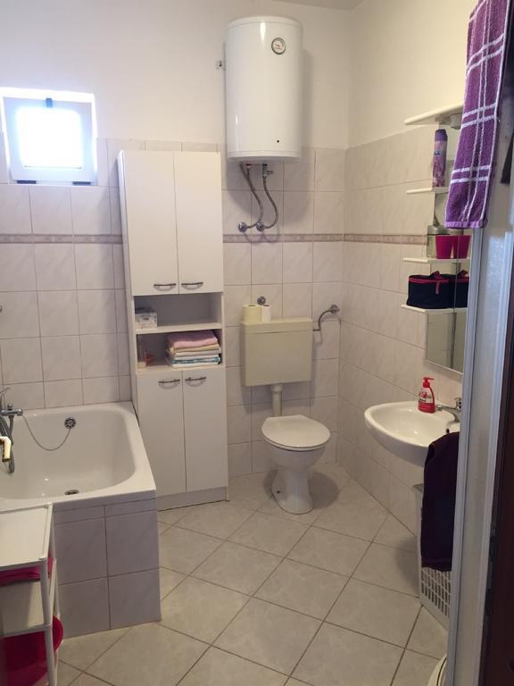Dolac Apartment *
