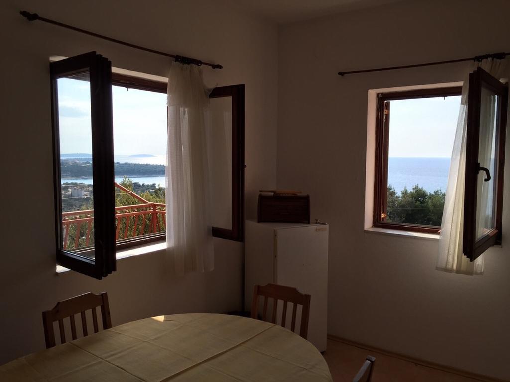 Dolac Apartment *