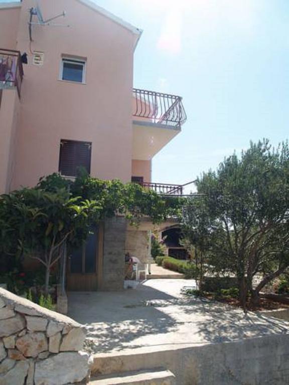 Dolac Apartment *
